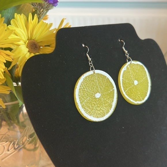 Lemon - Dangle Earrings - Picture 5 of 7